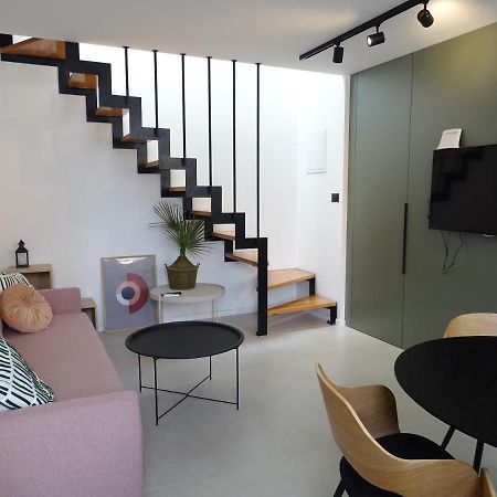 Modern Small House With A Terrace Split Zewnętrze zdjęcie