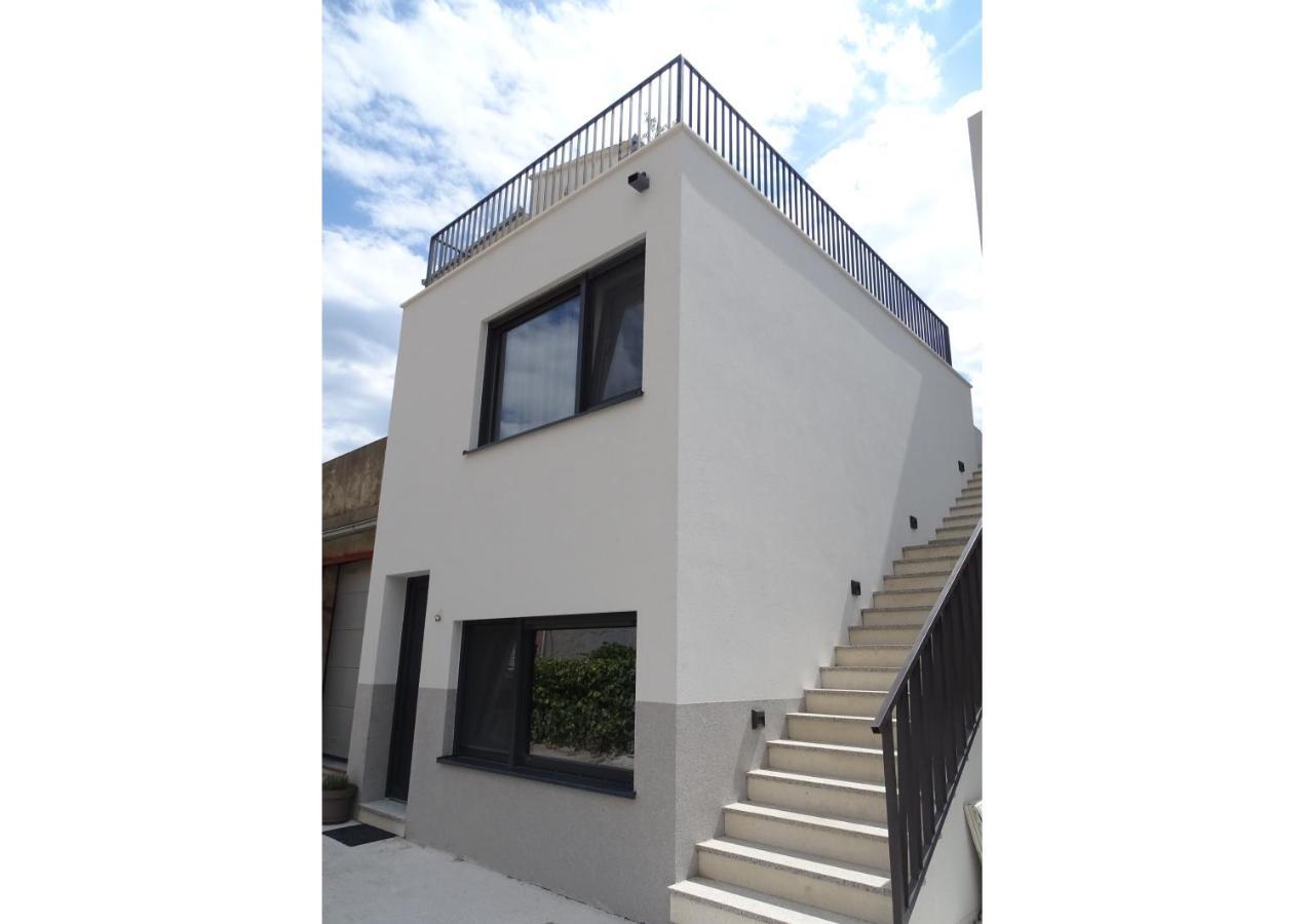 Modern Small House With A Terrace Split Zewnętrze zdjęcie
