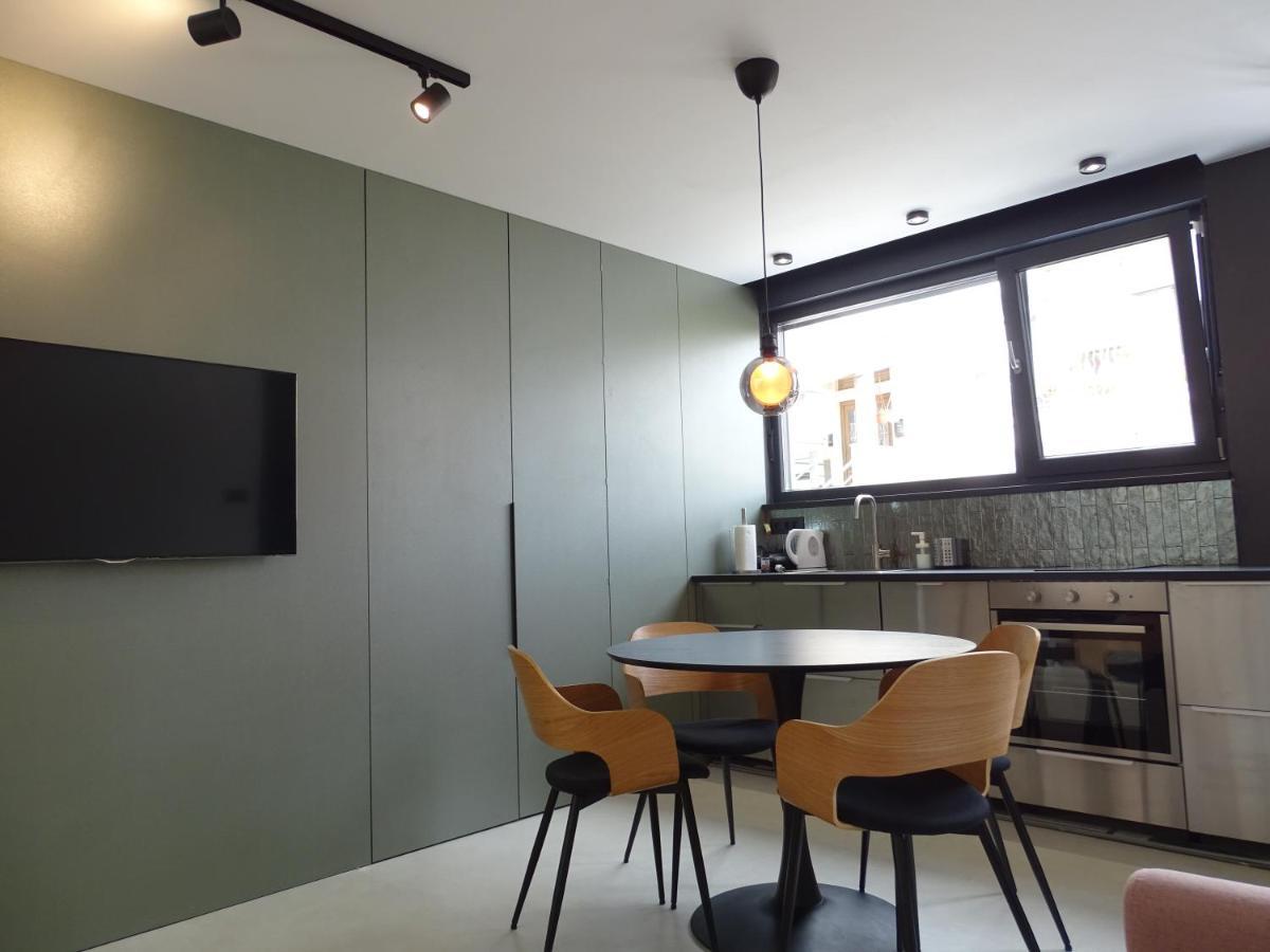 Modern Small House With A Terrace Split Zewnętrze zdjęcie